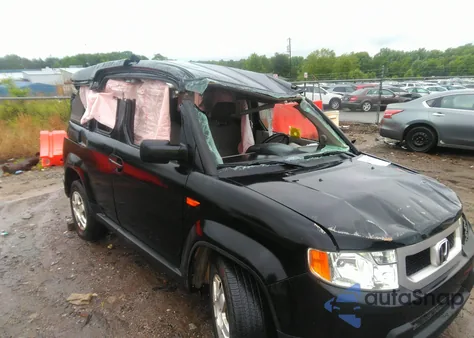 2011 Honda Element z USA, uszkodzony, nr VIN SJ6YH2H34BL007177